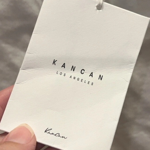 KANCAN NWT Size 9 (28) White Cuffed Denim Shorts - Picture 4 of 7